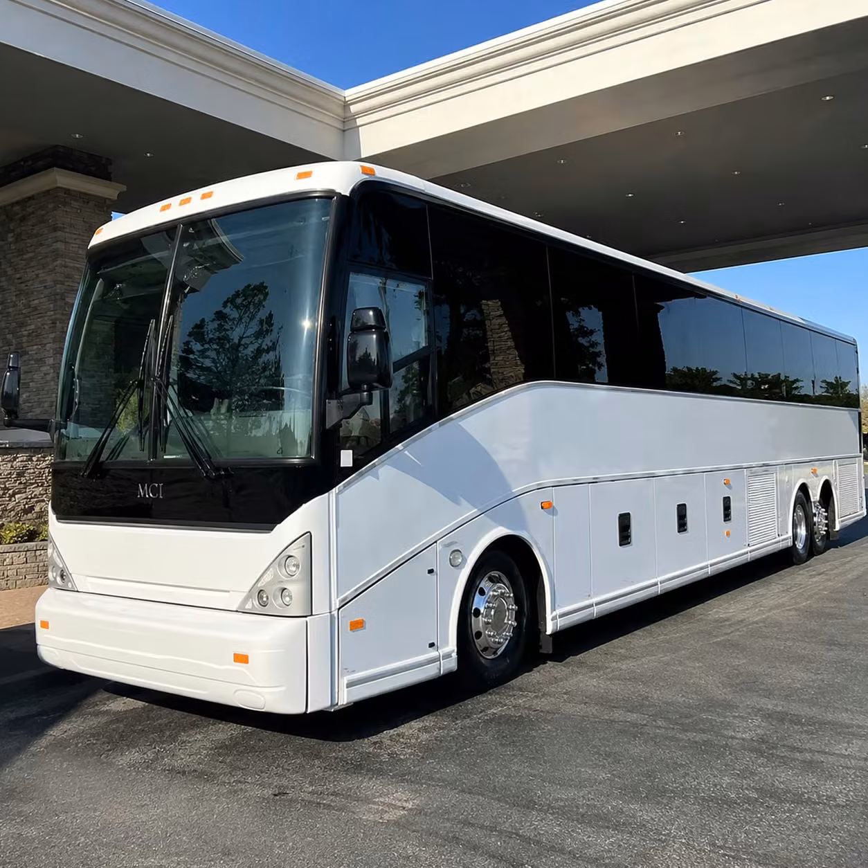 bus rentals for lincoln proms homecomings